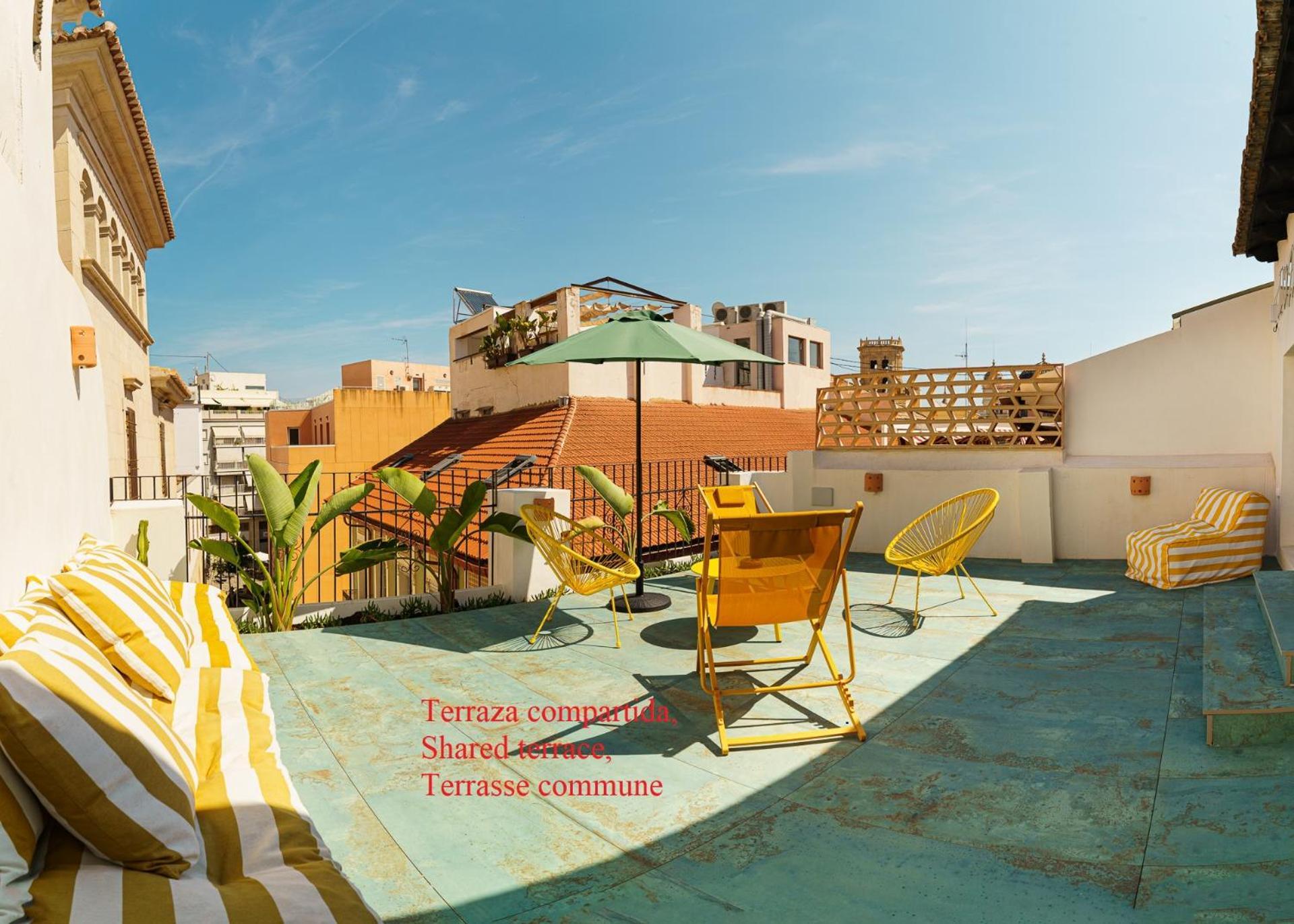 Apartment With Exceptional Charm In Historic Center Of Alicante Luaran gambar